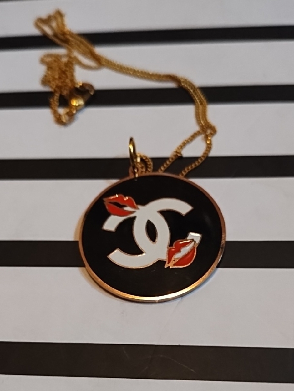Black & White Interlocking  Necklace with Red Lip Accents